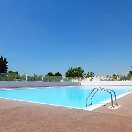 Maison De Avec Piscine Chauffee, Proche A - Fr-1-224a-69 بيت للعطل