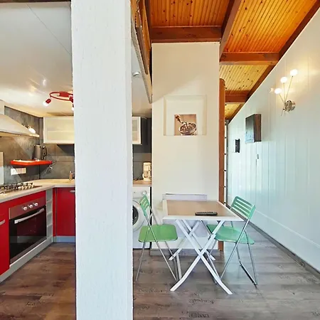 Maison De Avec Piscine Chauffee, Proche A - Fr-1-224a-69 *